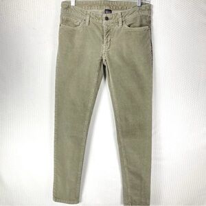 Patagonia Women's Fitted Organic Cotton Corduroy Pants (size 29)